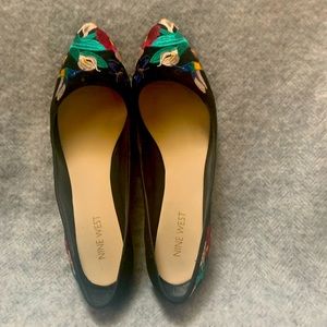 NINE WEST SUEDE FLATS